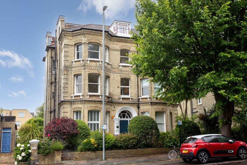 Property photo 1 of 12