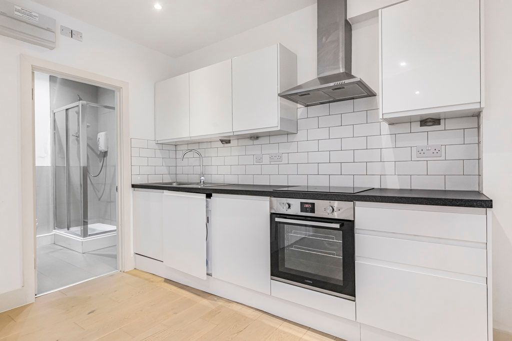 Property photo 3 of 17 8_48133.Jpg