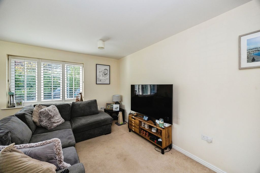 Property photo 2 of 14 Photo