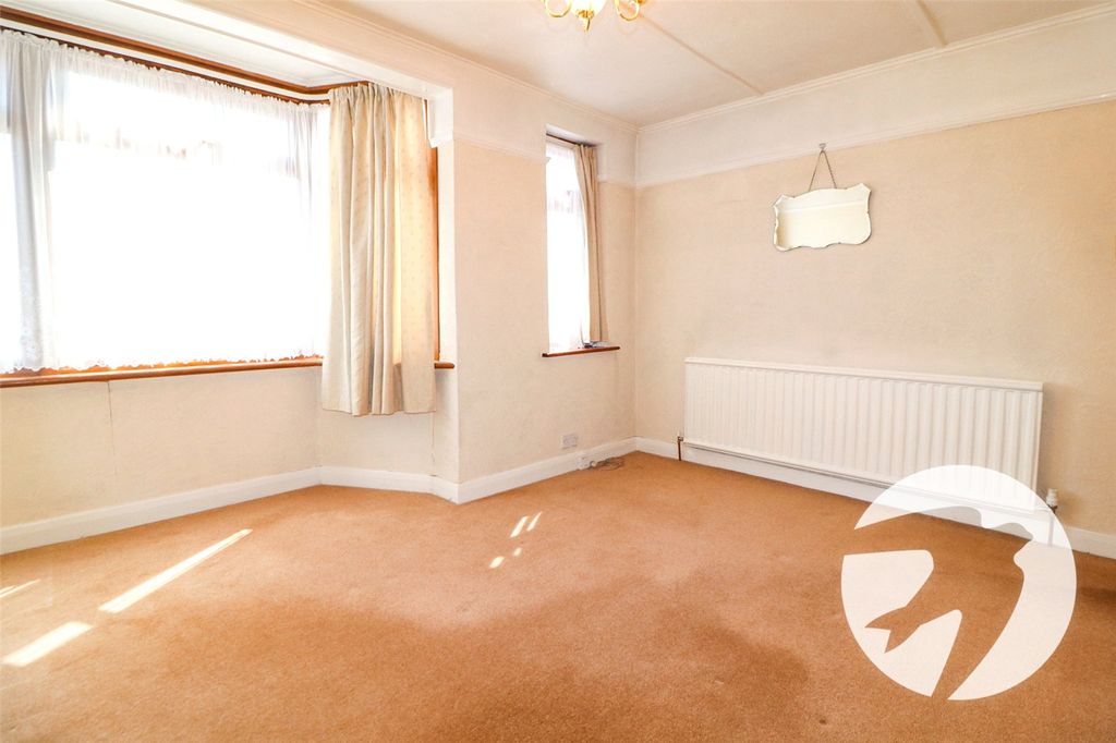 Property photo 2 of 23 Picture No. 27