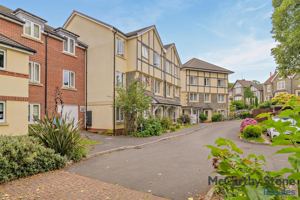 Property photo 1 of 16 William Court