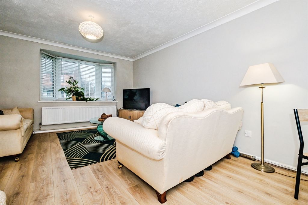 Property photo 3 of 20