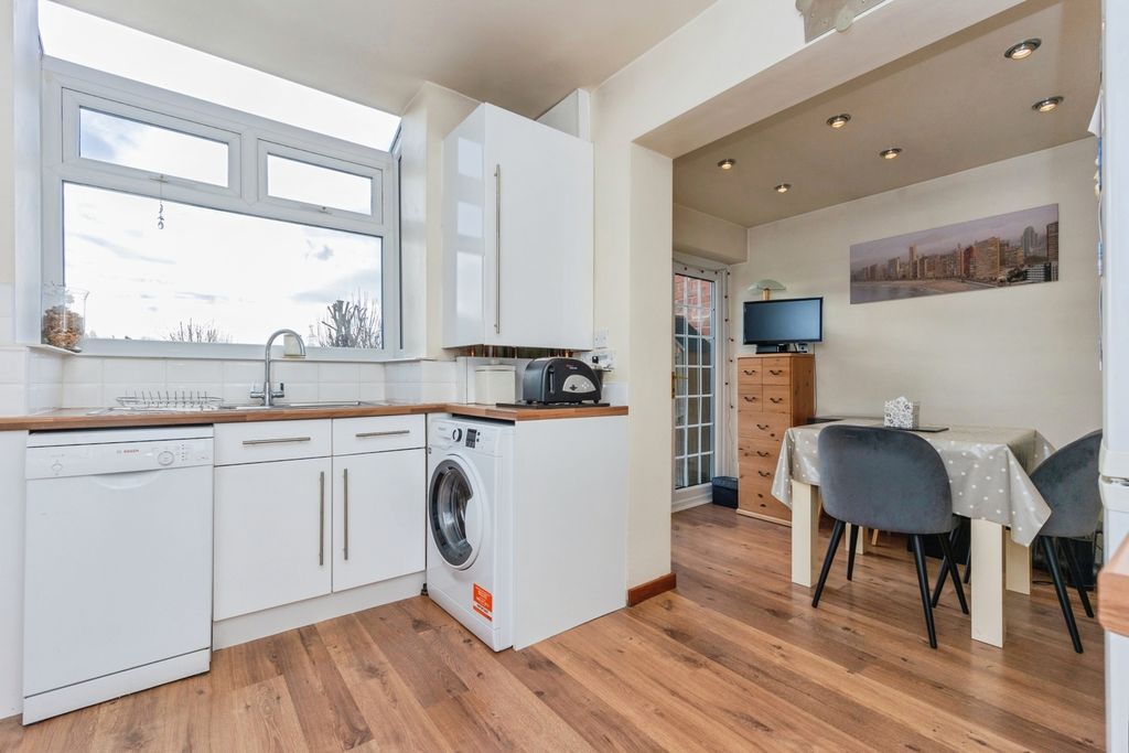 Property photo 3 of 19 Pbox-Img.Jpg