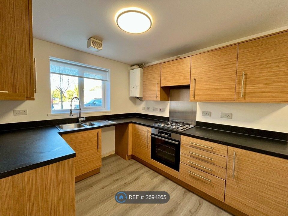 Property photo 3 of 19 Kitchen