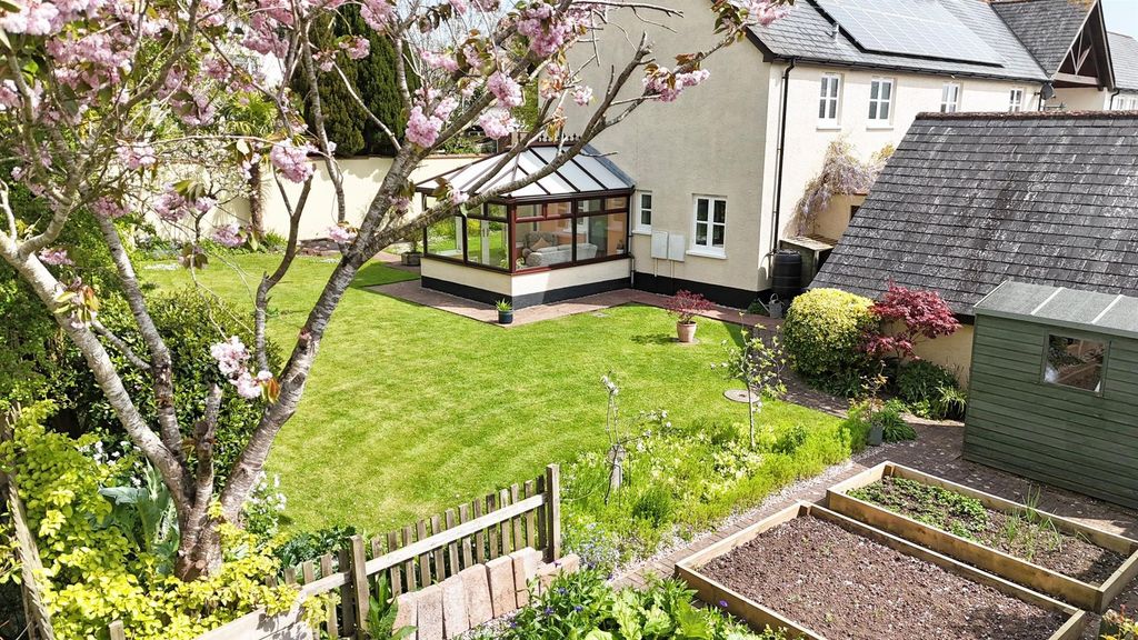 Property photo 2 of 41