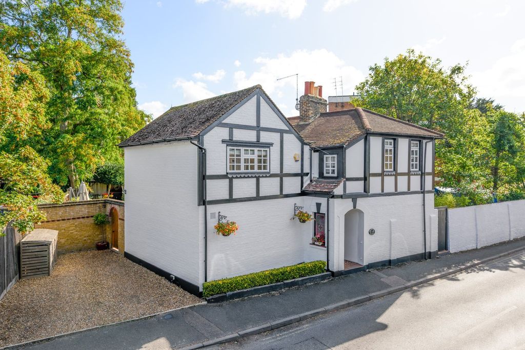 Property photo 1 of 30