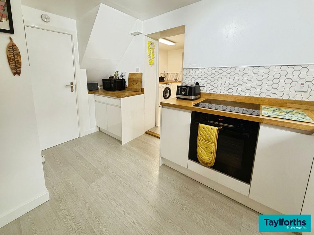 Property photo 3 of 30