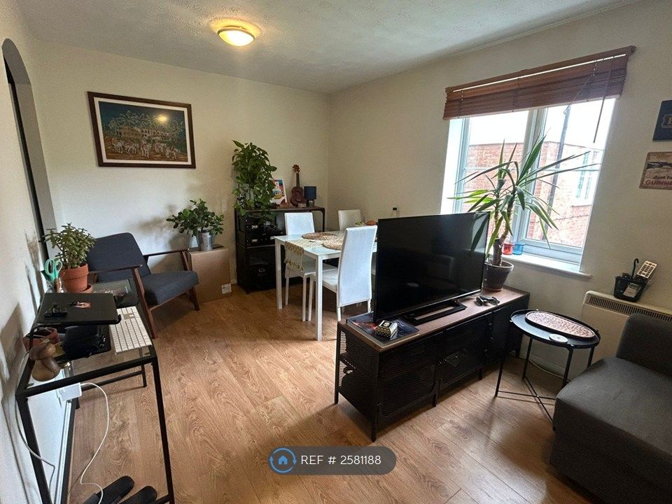Property photo 1 of 10 Living Room