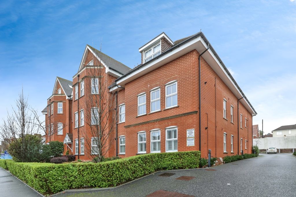 Property photo 2 of 18 Front