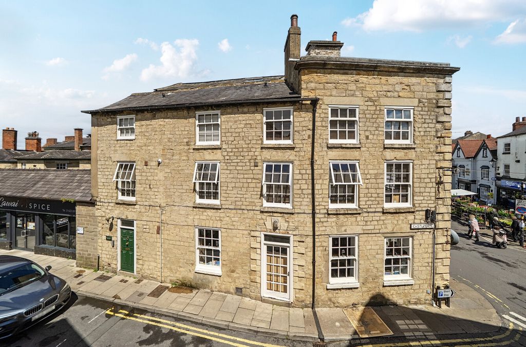 1 bed flat for saleThe Stone House, Castlegate, Knaresborough, North Yorkshire HG5