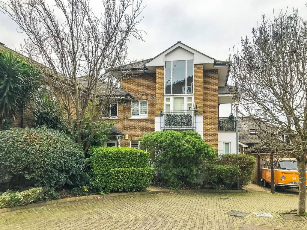 Property photo 2 of 5