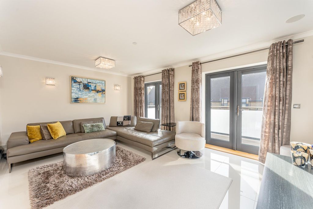 Property photo 3 of 19 004.Jpg