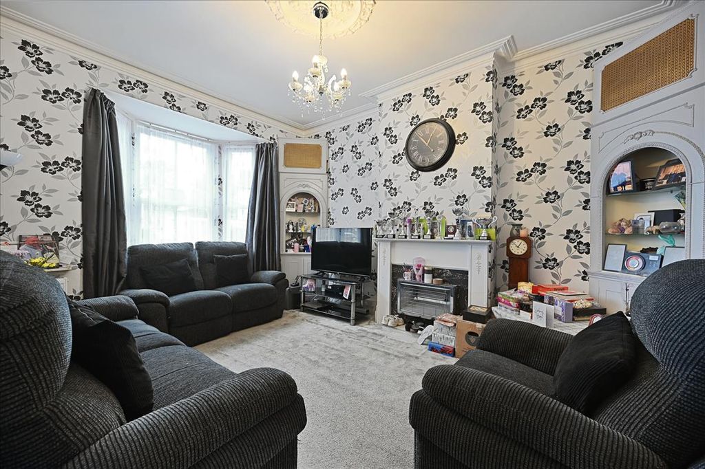 Property photo 2 of 11