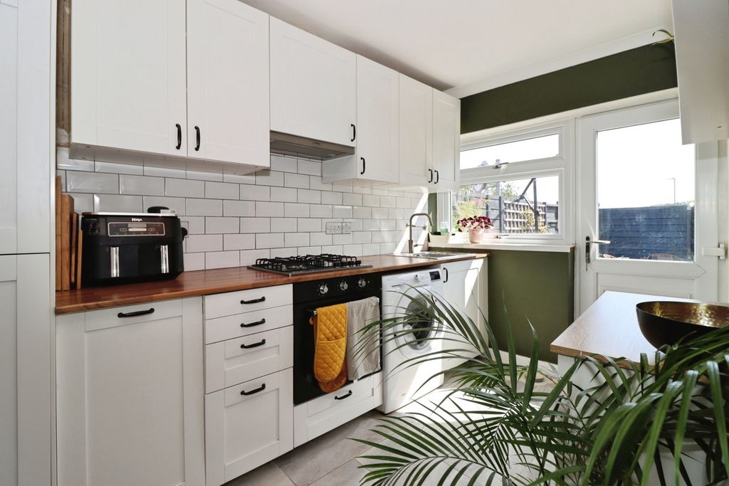 Property photo 3 of 16 Pbox-Img.Jpg