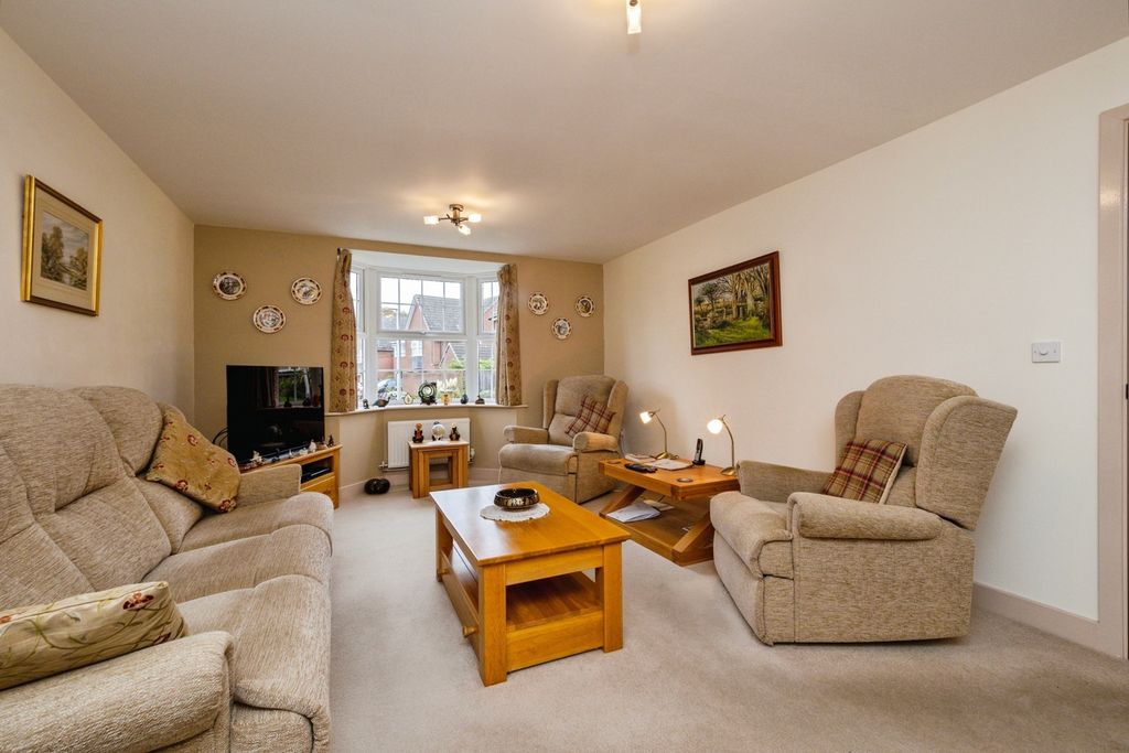 Property photo 3 of 17 Photo