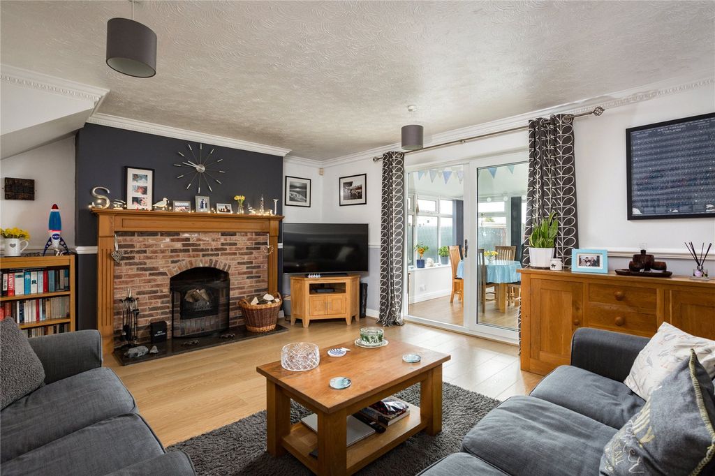 Property photo 2 of 16 Photo