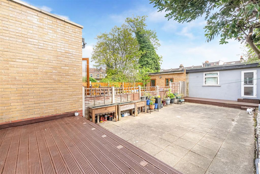 Property photo 2 of 28 02.Jpg