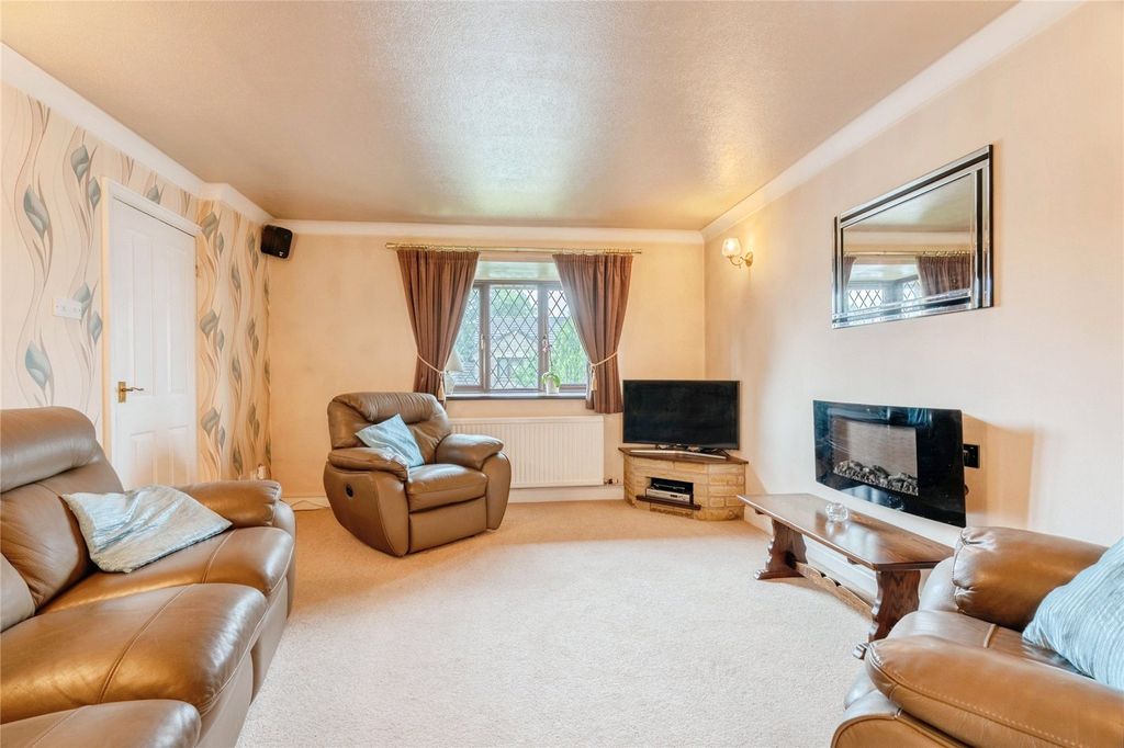 Property photo 3 of 14 Photo