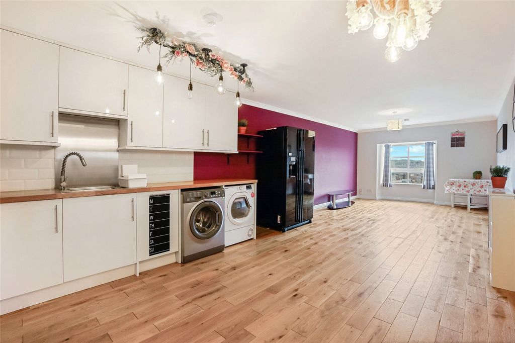 Property photo 3 of 20 Picture No. 04