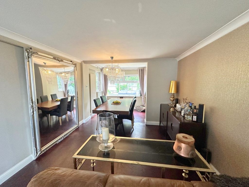 Property photo 2 of 11 Dining Room