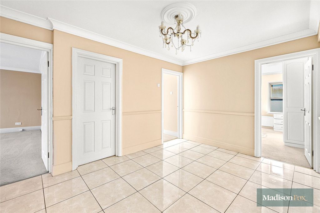 Property photo 2 of 25 Picture No. 17