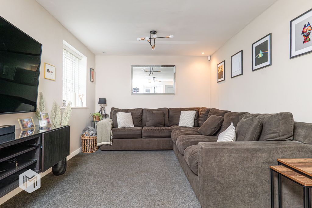 Property photo 2 of 26 Picture No. 76