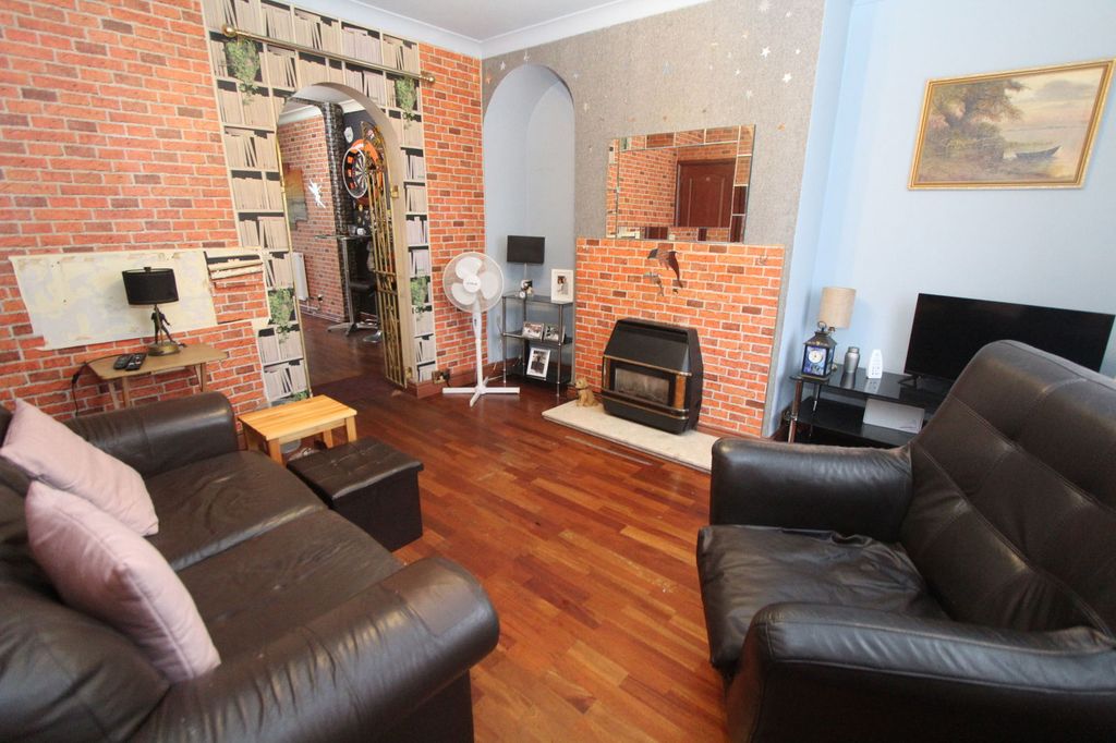 Property photo 3 of 14