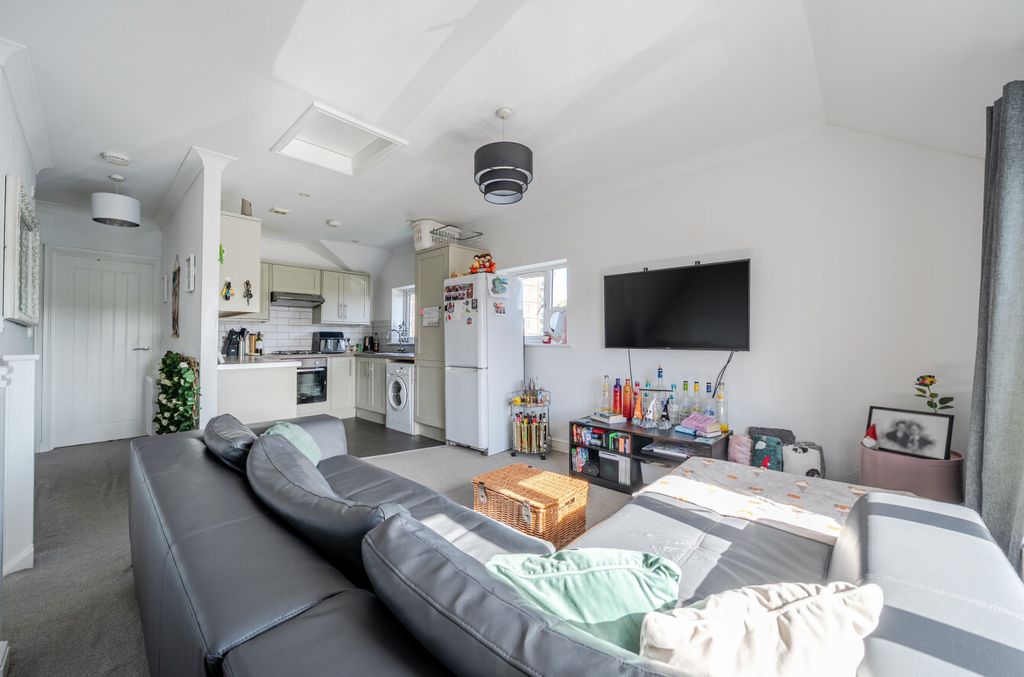 Property photo 2 of 8 1535858-25-1A13A8...