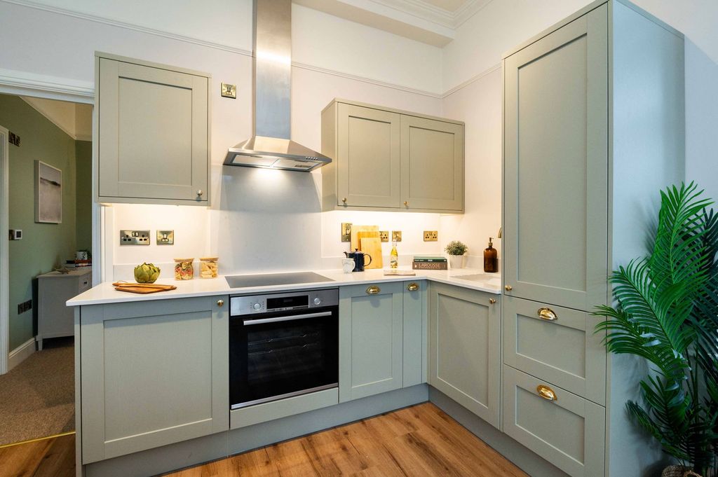 Property photo 3 of 23