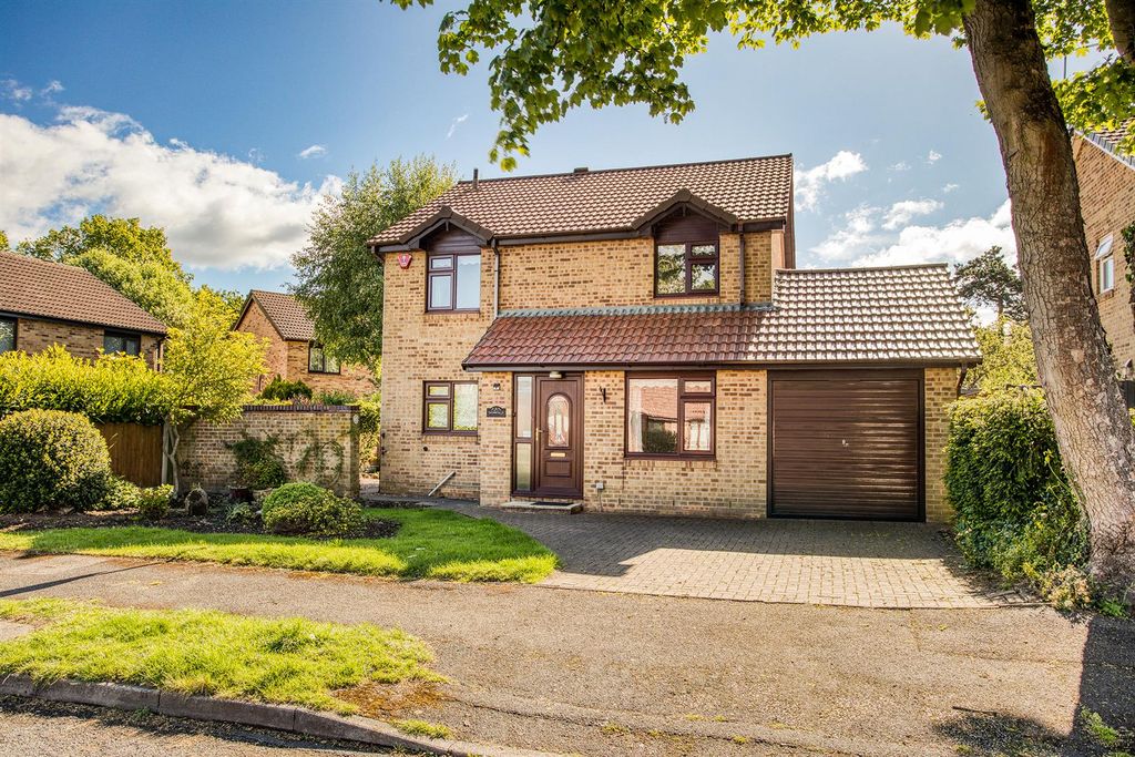 Property photo 1 of 16