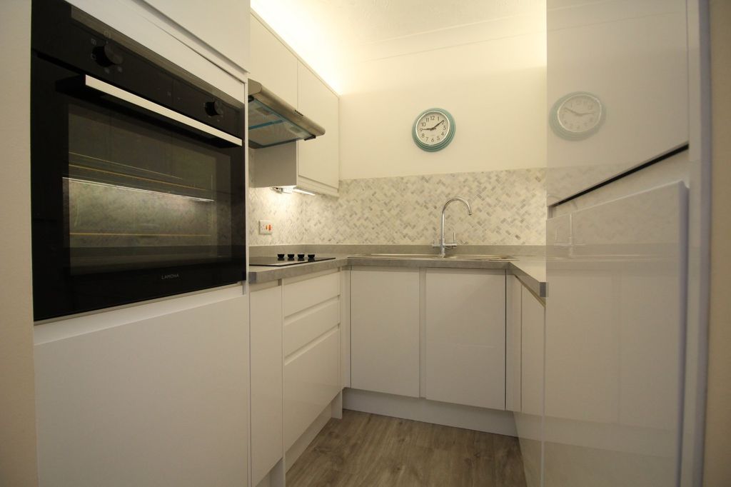 Property photo 2 of 9 Picture No. 03