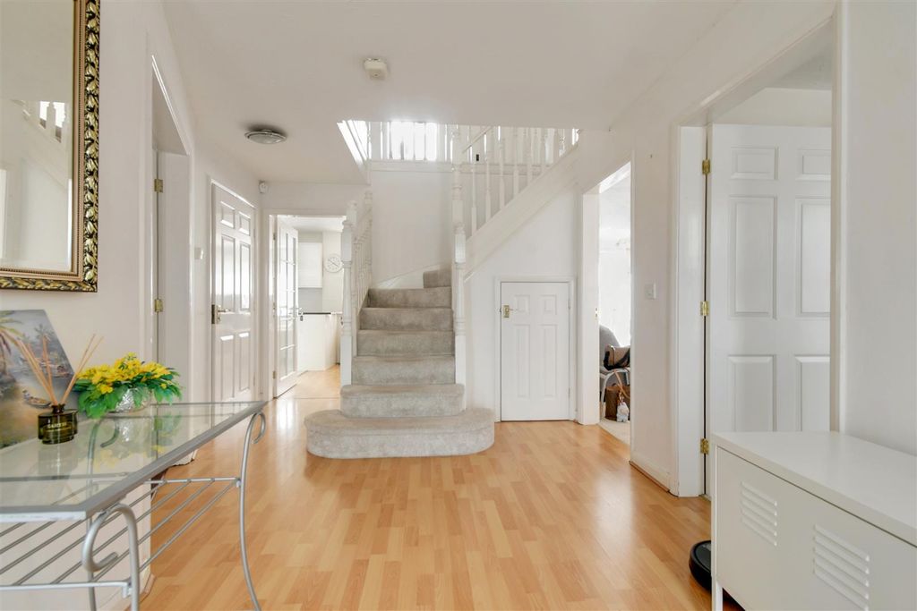 Property photo 2 of 34 Entrance Hallway