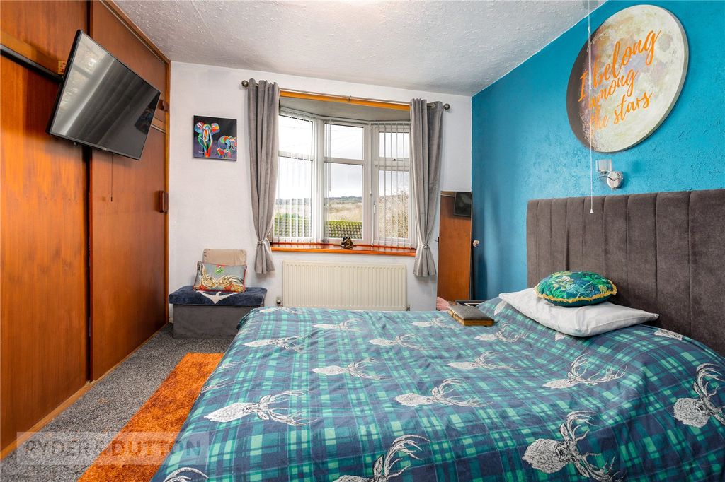 Property photo 3 of 24 Bedroom