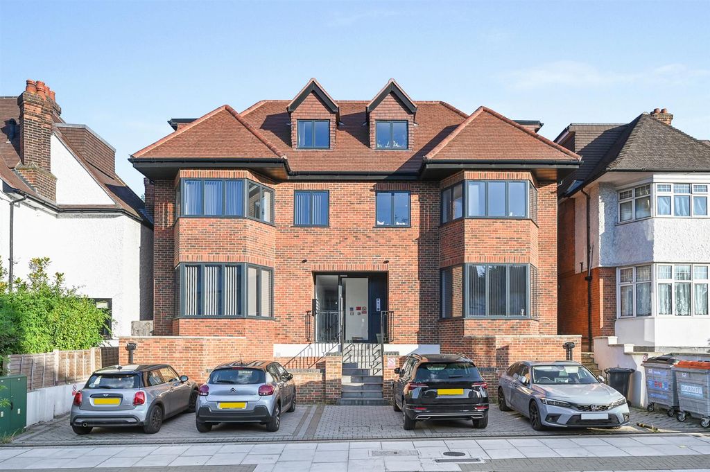 Property photo 1 of 8 Awr - Flat 2, 18 Loop Lane - 28 (1).Jpg