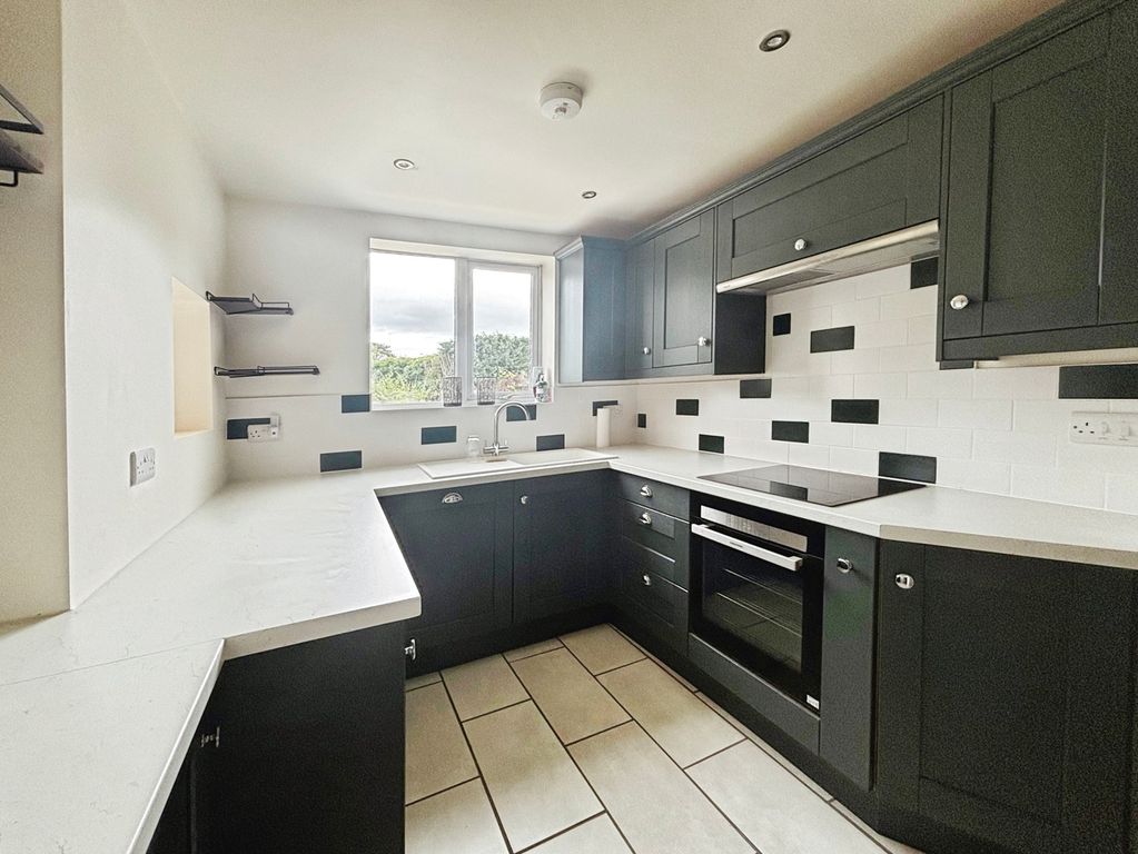 Property photo 2 of 19 Kitchen