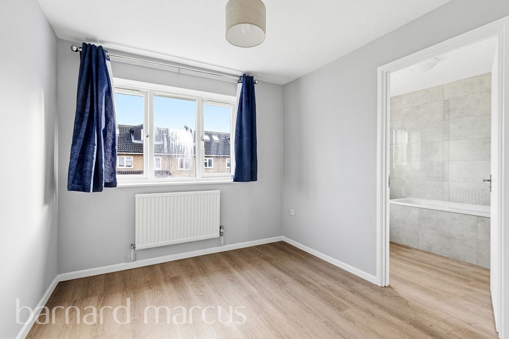 Property photo 3 of 11 Image