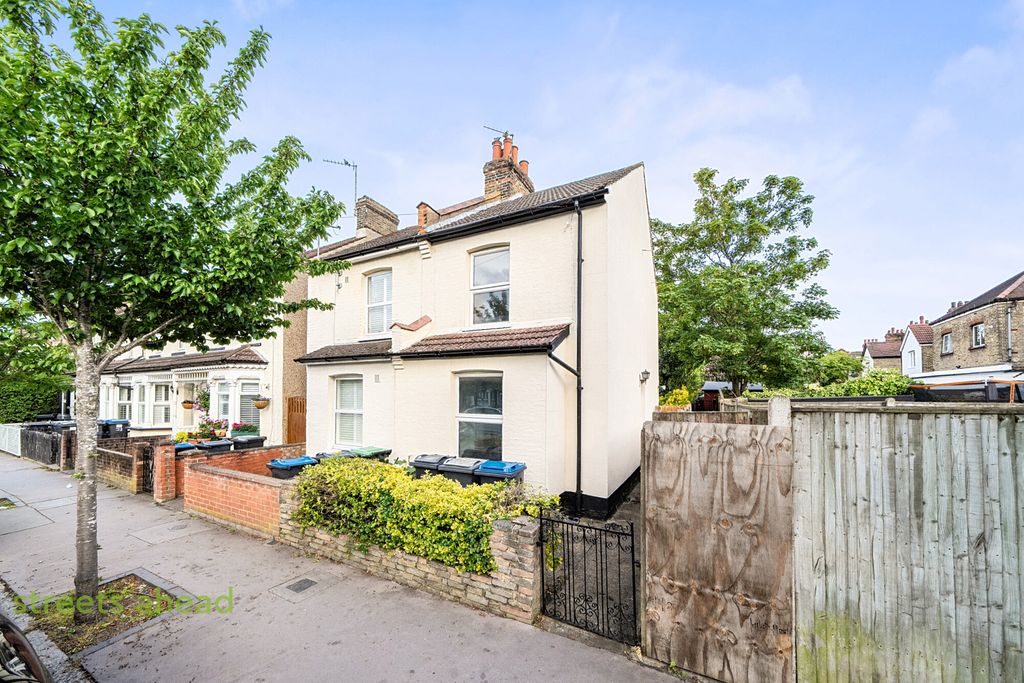 Property photo 1 of 17 76E5d327-1F28-493...