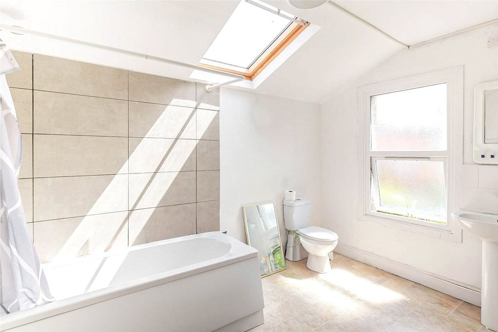 Property photo 2 of 11 Picture No. 31