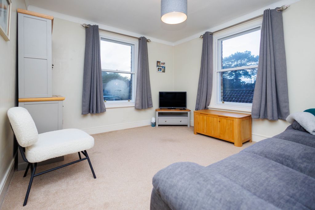 Property photo 2 of 13 _6M_9250