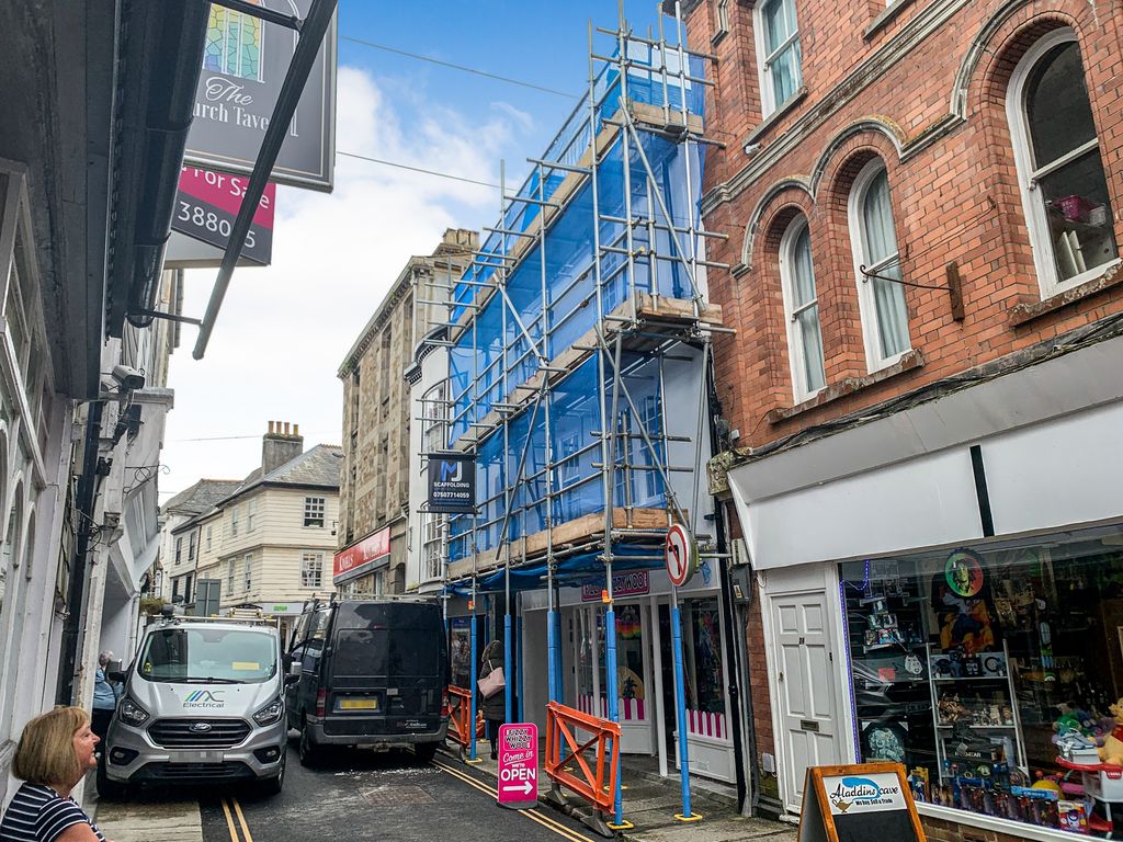 Property photo 2 of 14 26 Church Street, Launceston, Pl15 8Ar