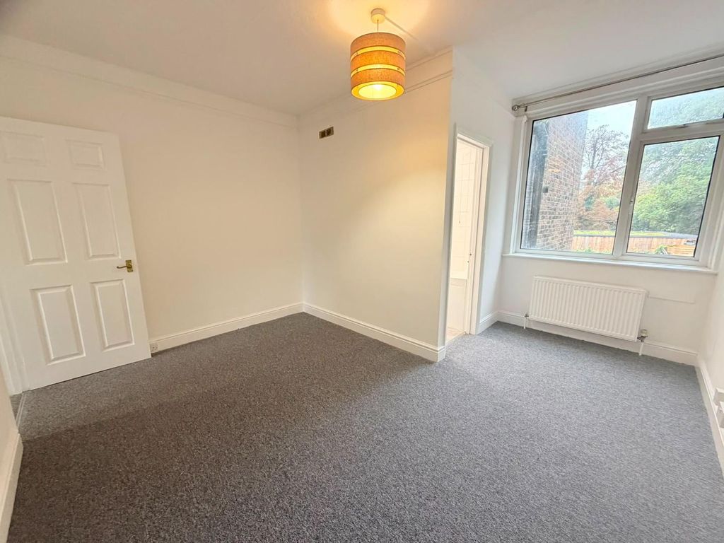 Property photo 3 of 6 Bedroom
