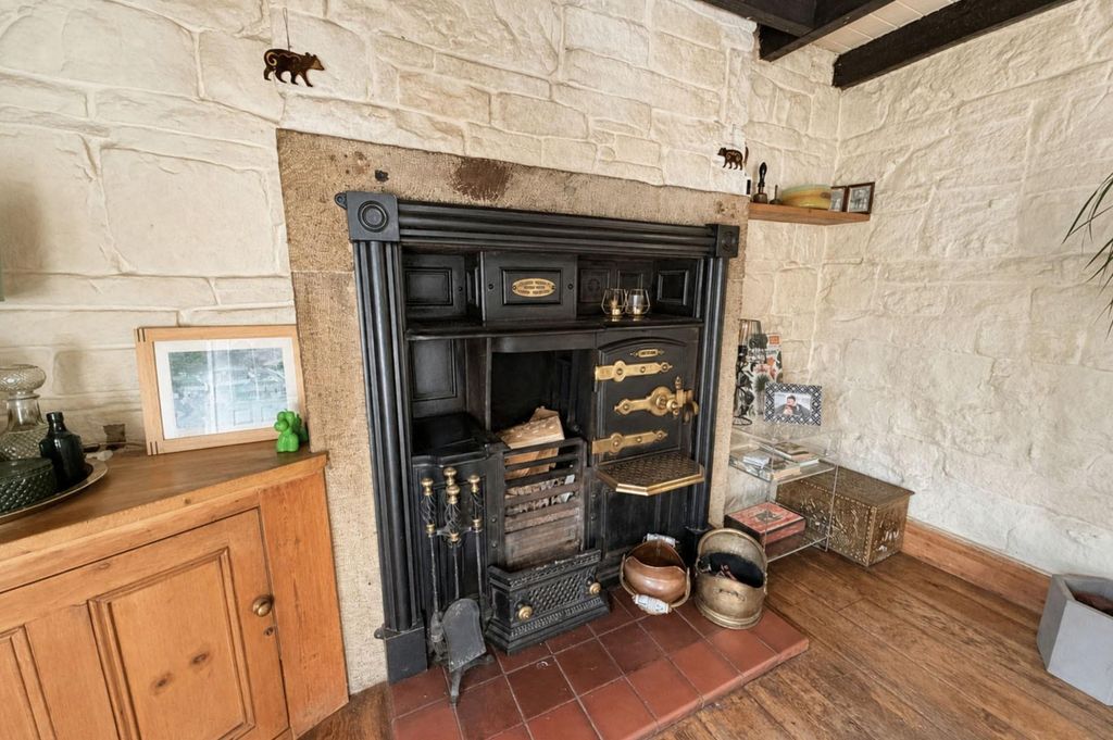 Property photo 3 of 40 Entrance