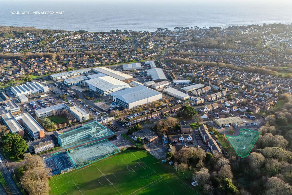 Property photo 3 of 11 O345533 - Spectrum House And Additional Plot_01_1920 x 1280.Jpg