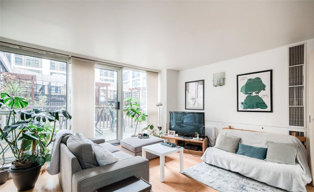 Property photo 3 of 9 Picture No. 18