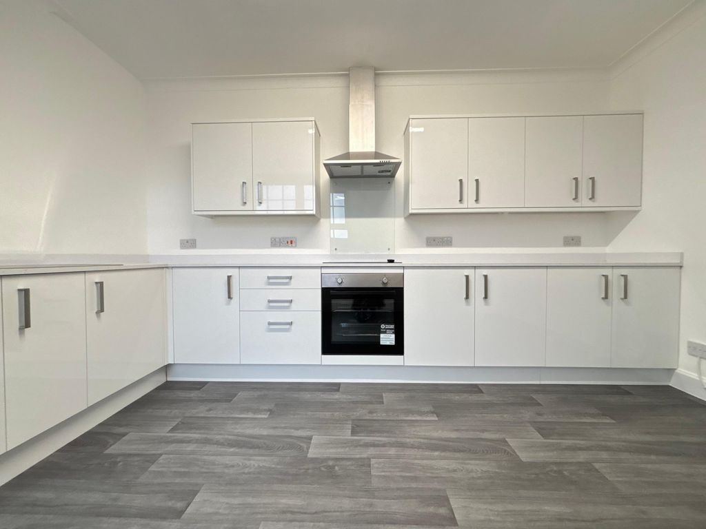 Property photo 3 of 10 Photo 5