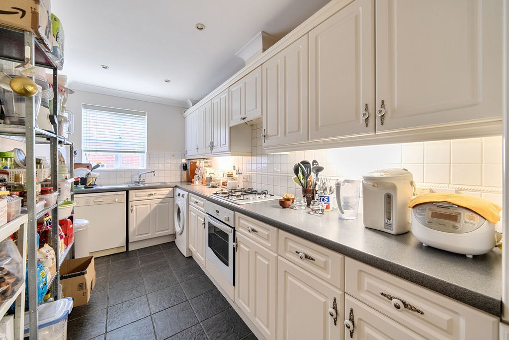 Property photo 3 of 10 1418069-14-699701...