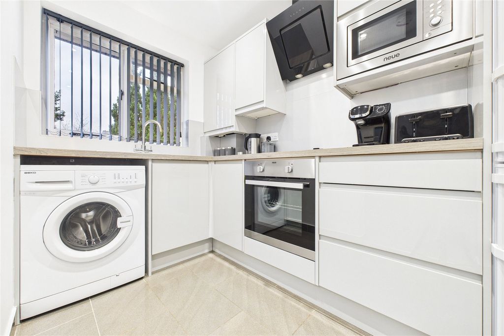 Property photo 2 of 8 Picture No. 05