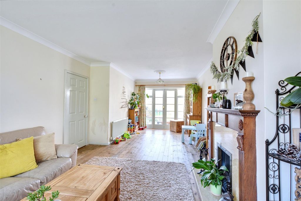 Property photo 3 of 27 Open Plan Living/Dining Room