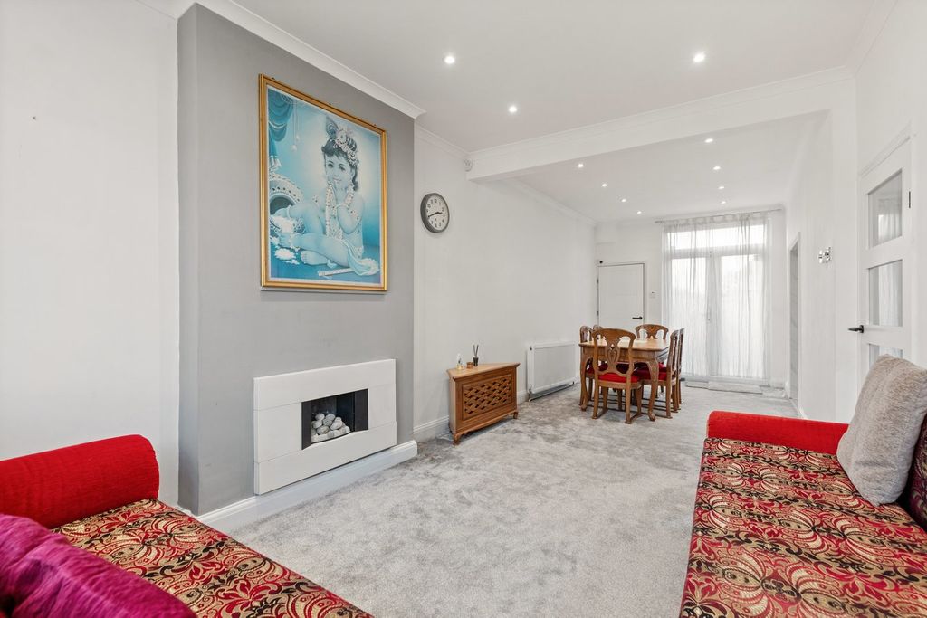 Property photo 2 of 21