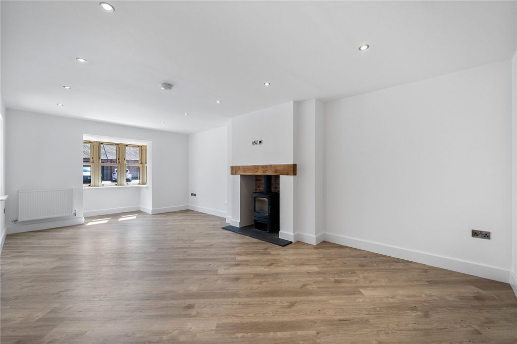 Property photo 3 of 47 Picture No. 20